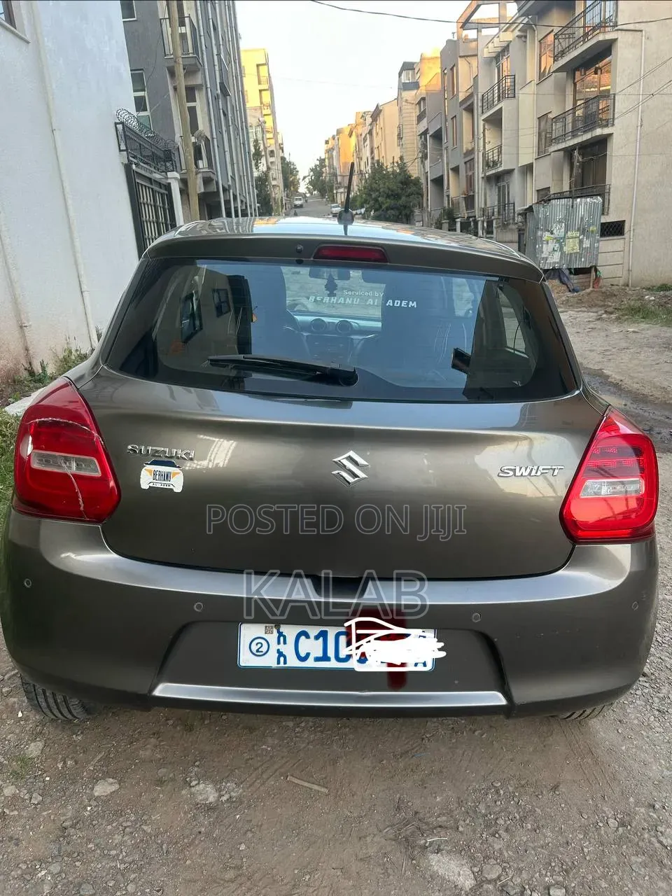 Suzuki Swift 2022 Brown