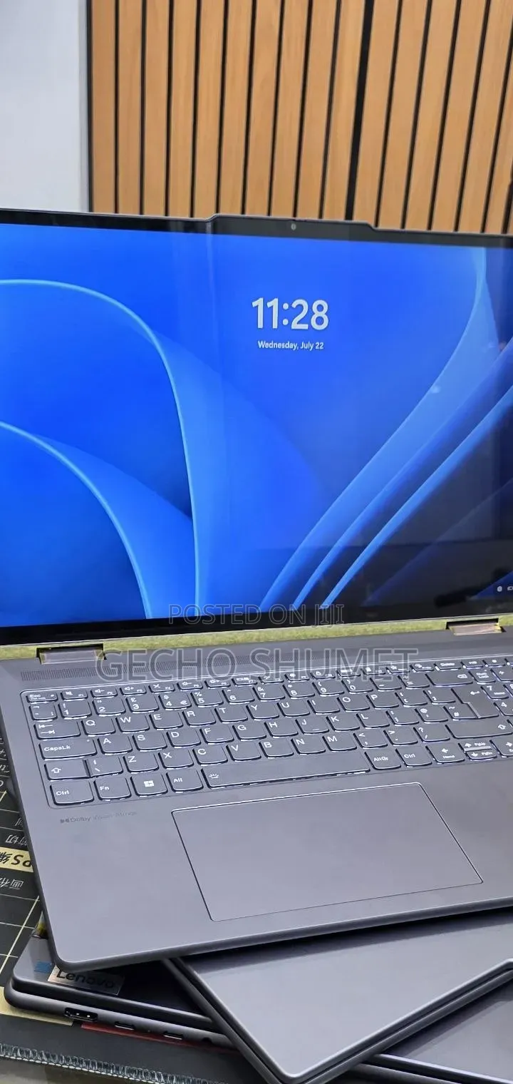 New Laptop Lenovo Yoga Slim 7 16GB Intel Core Ultra 7 SSD 512GB