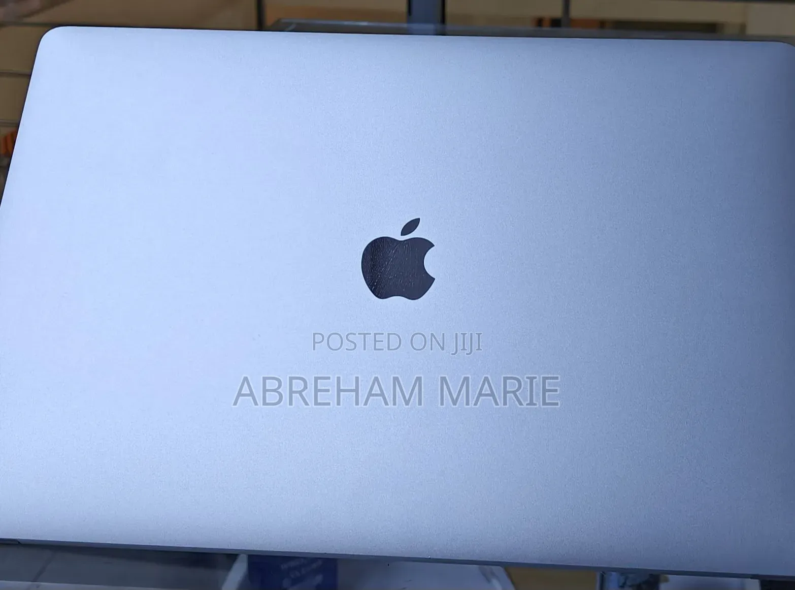 New Laptop Apple MacBook Pro 2019 16GB Intel Core i9 SSD 512GB