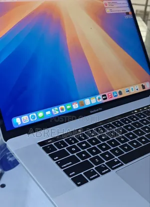 New Laptop Apple MacBook Pro 2019 16GB Intel Core i9 SSD 512GB