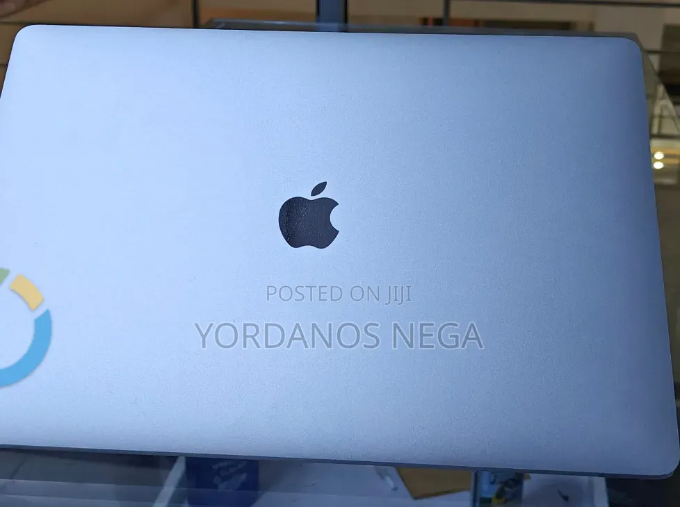 New Laptop Apple MacBook Pro 2019 16GB Intel Core i9 SSD 512GB