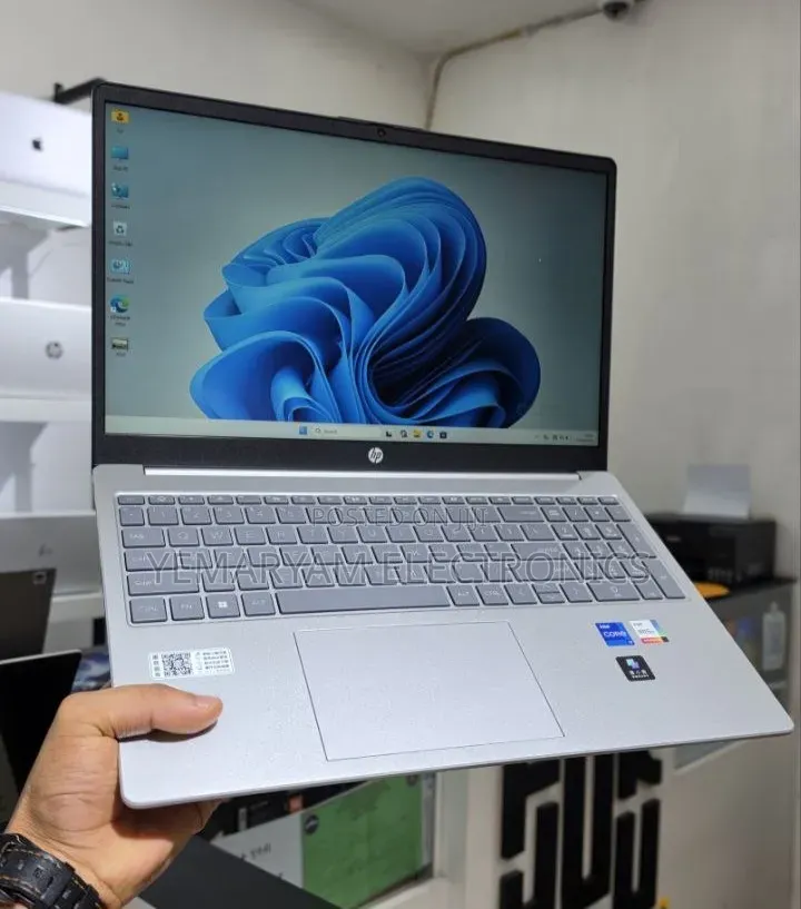 New Laptop HP Stream Notebook 16GB Intel Core i7 SSD 512GB