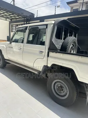 Toyota Land Cruiser 2018 White
