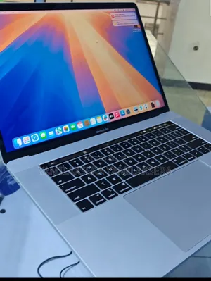 New Laptop Apple MacBook Pro 2019 16GB Intel Core i9 SSD 512GB