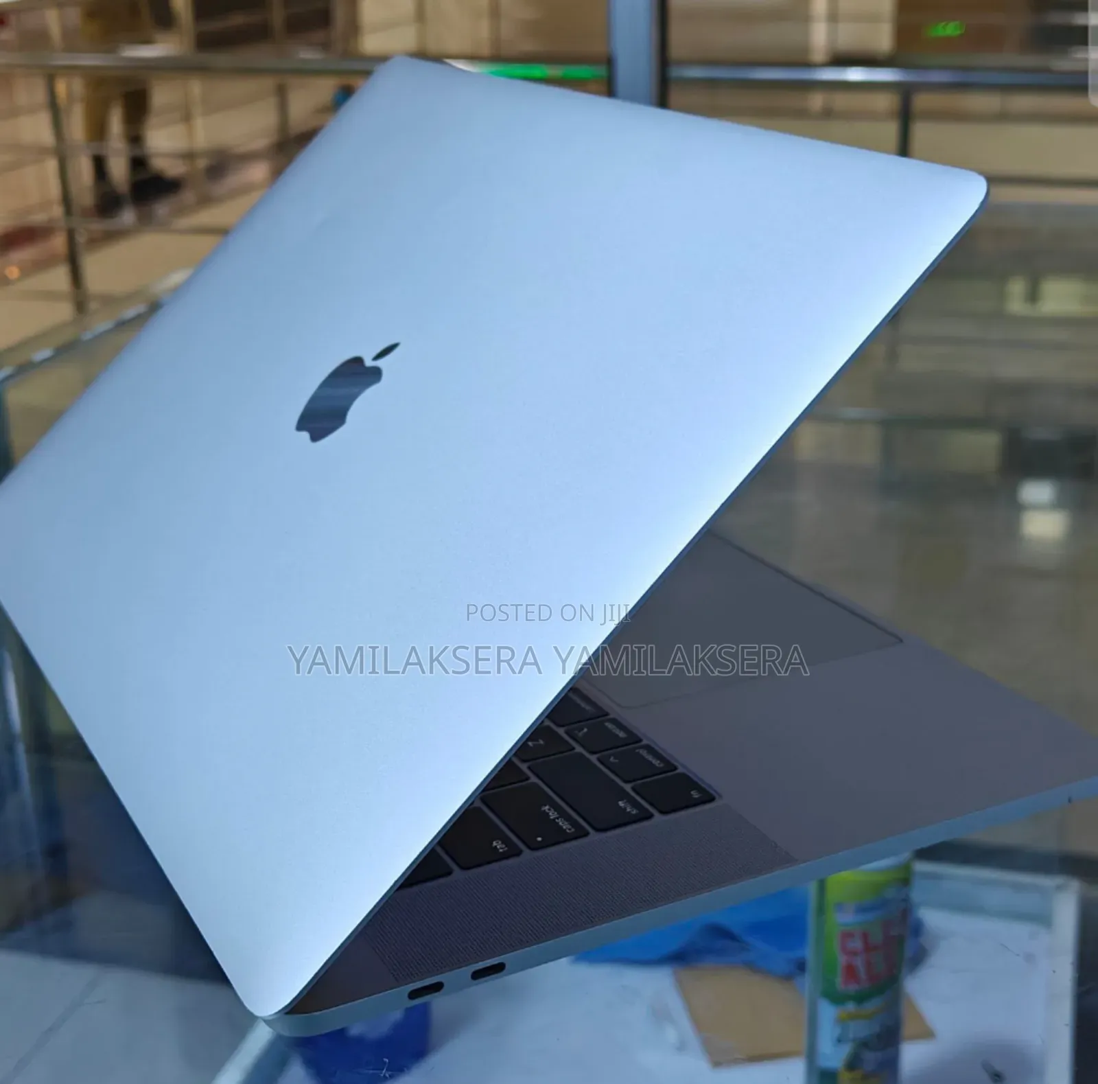 New Laptop Apple MacBook Pro 2019 16GB Intel Core i9 SSD 512GB