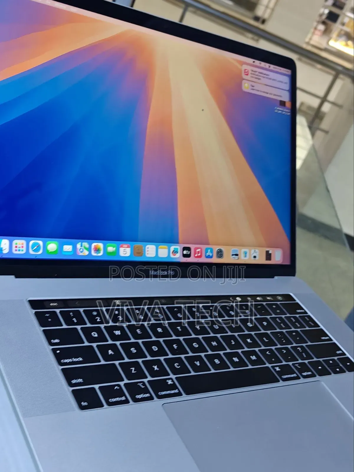 New Laptop Apple MacBook Pro 2019 16GB Intel Core i9 SSD 512GB