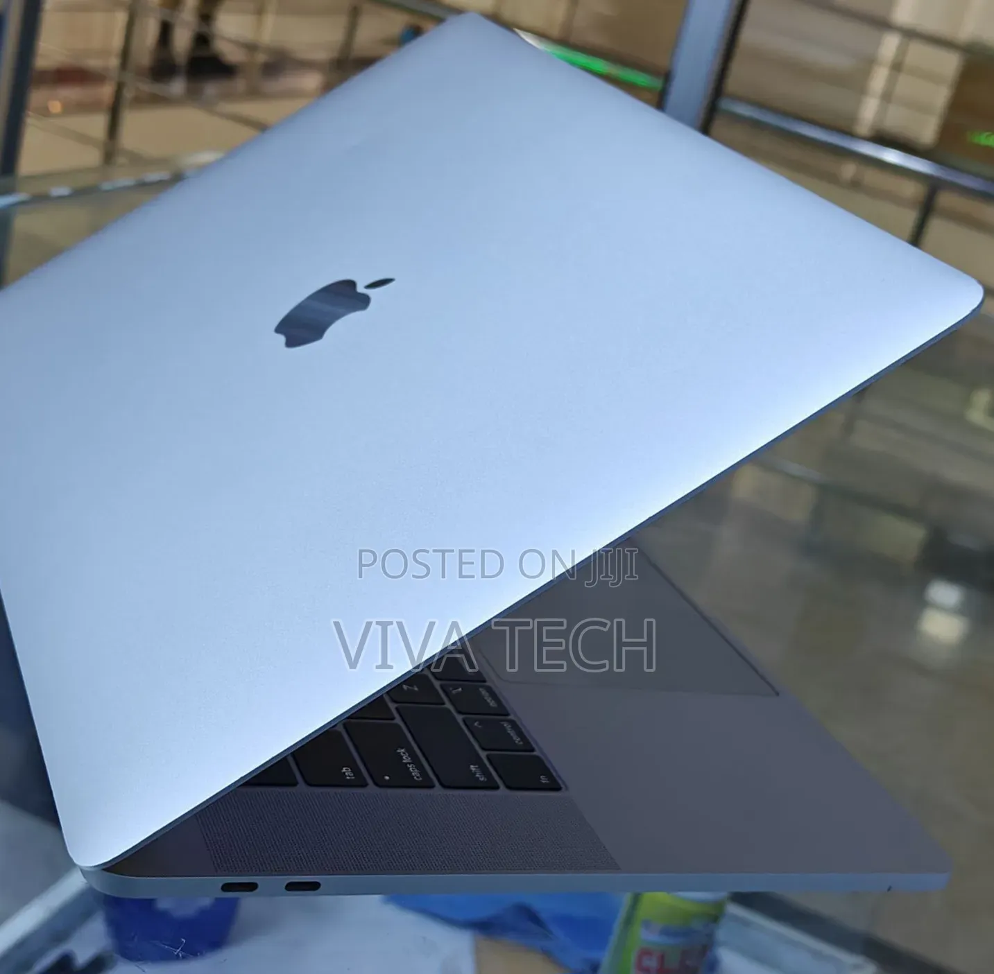 New Laptop Apple MacBook Pro 2019 16GB Intel Core i9 SSD 512GB