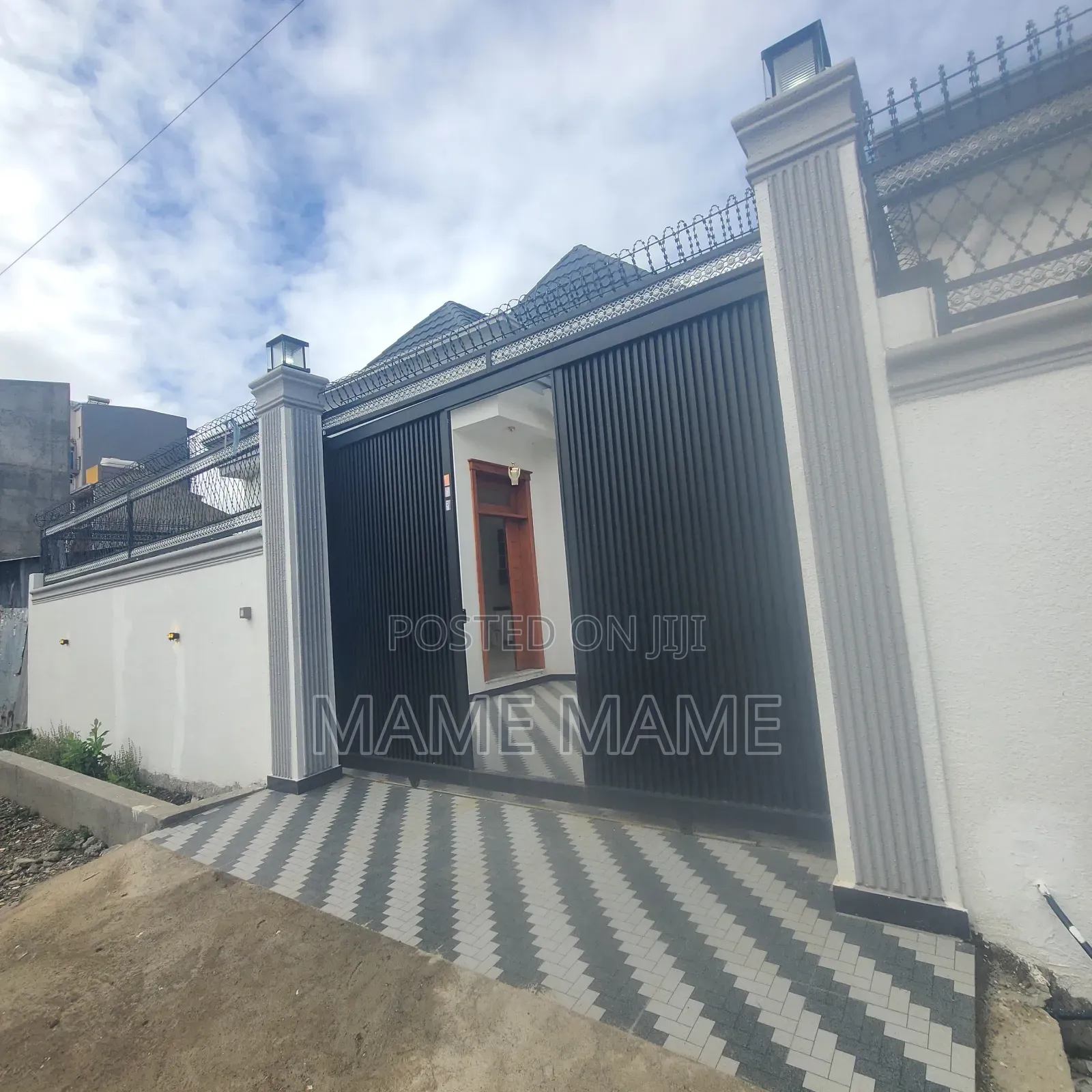 3bdrm Villa in Addis Abeba, Bole for sale