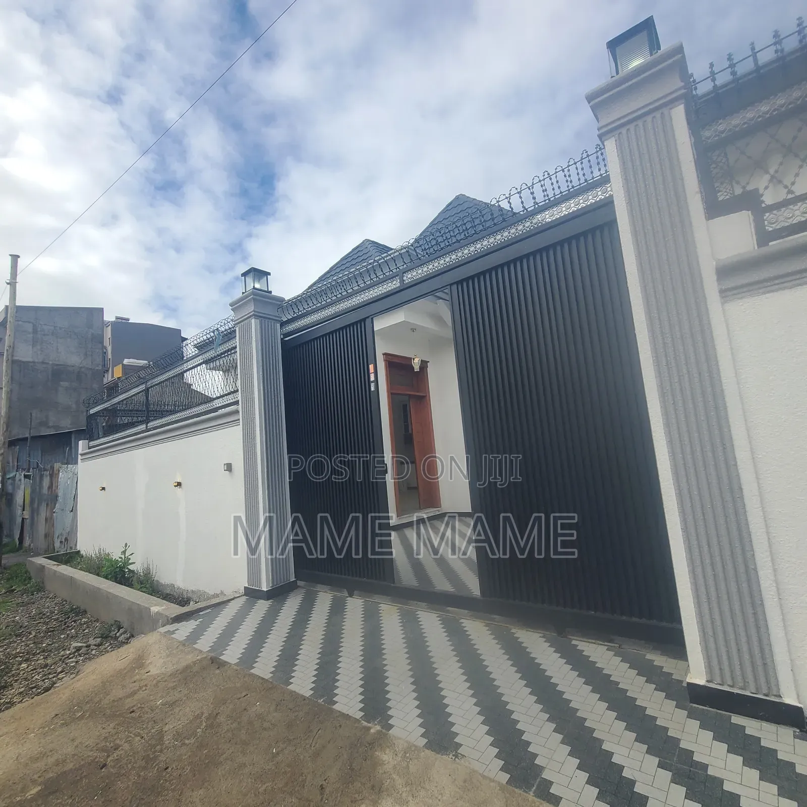 3bdrm Villa in Addis Abeba, Bole for sale