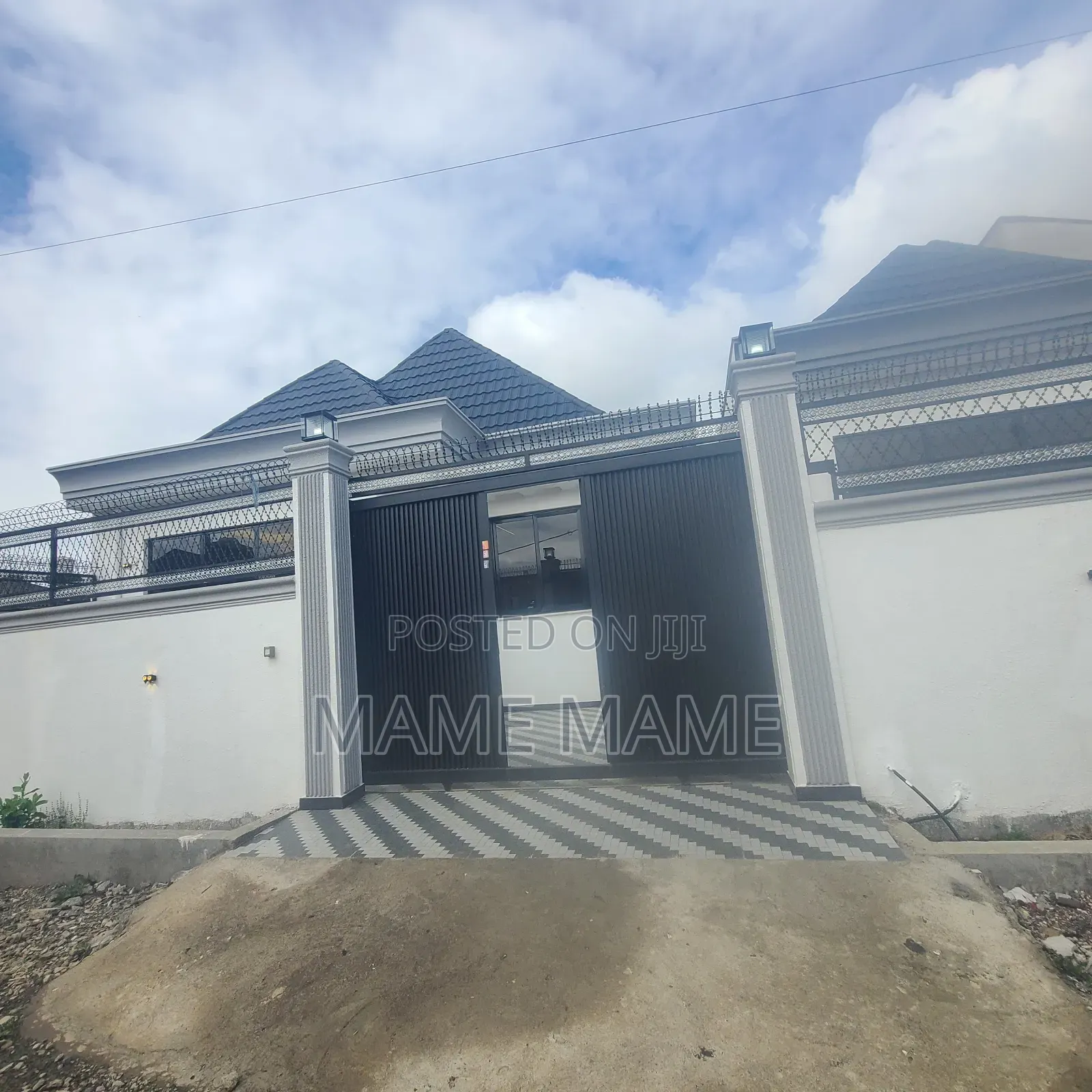 3bdrm Villa in Addis Abeba, Bole for sale