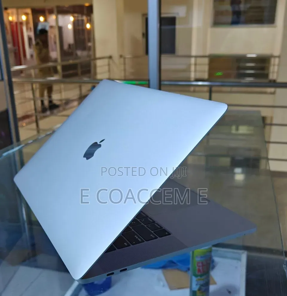 New Laptop Apple MacBook Pro 2019 16GB Intel Core i9 SSD 512GB