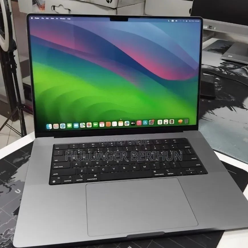 New Laptop Apple MacBook Pro 2021 M1 Max 32GB Apple M1 Max SSD 1T