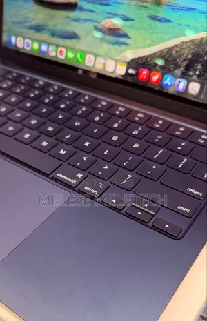 New Laptop Apple MacBook Air 2025 M4 16GB Apple M4 SSD 256GB