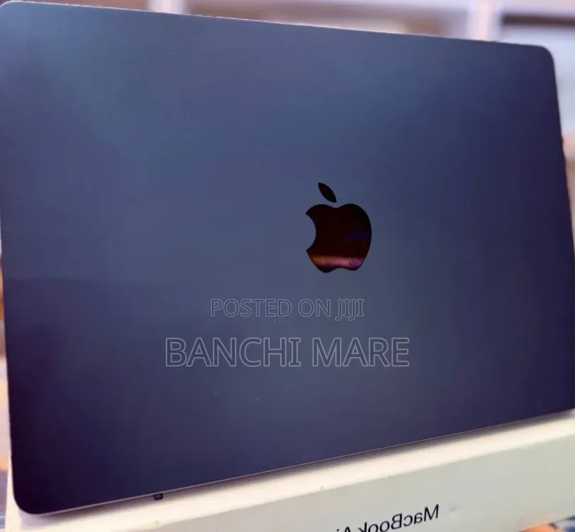 New Laptop Apple MacBook Air 2025 M4 16GB Apple M4 SSD 256GB