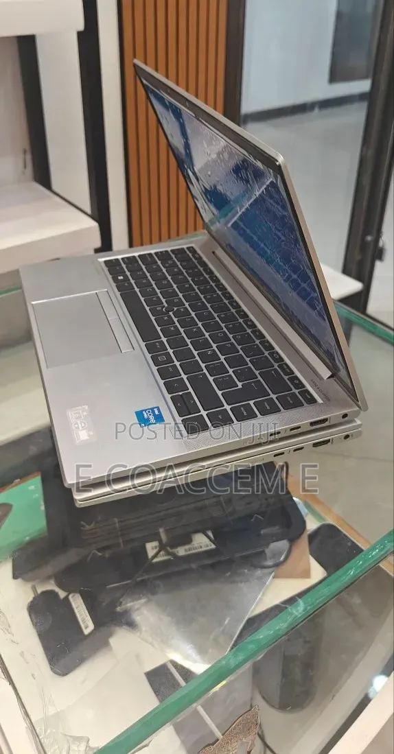 New Laptop HP EliteBook 840 G8 16GB Intel Core i5 SSD 512GB