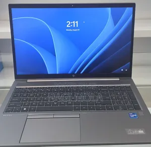 New Laptop HP ZBook Firefly G8 16GB Intel Core i7 SSD 512GB