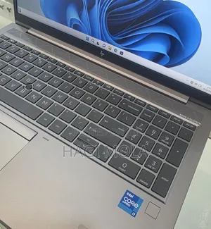 New Laptop HP ZBook Firefly G8 16GB Intel Core i7 SSD 512GB
