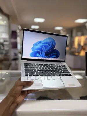 New Laptop HP EliteBook 830 G8 16GB Intel Core i7 SSD 512GB