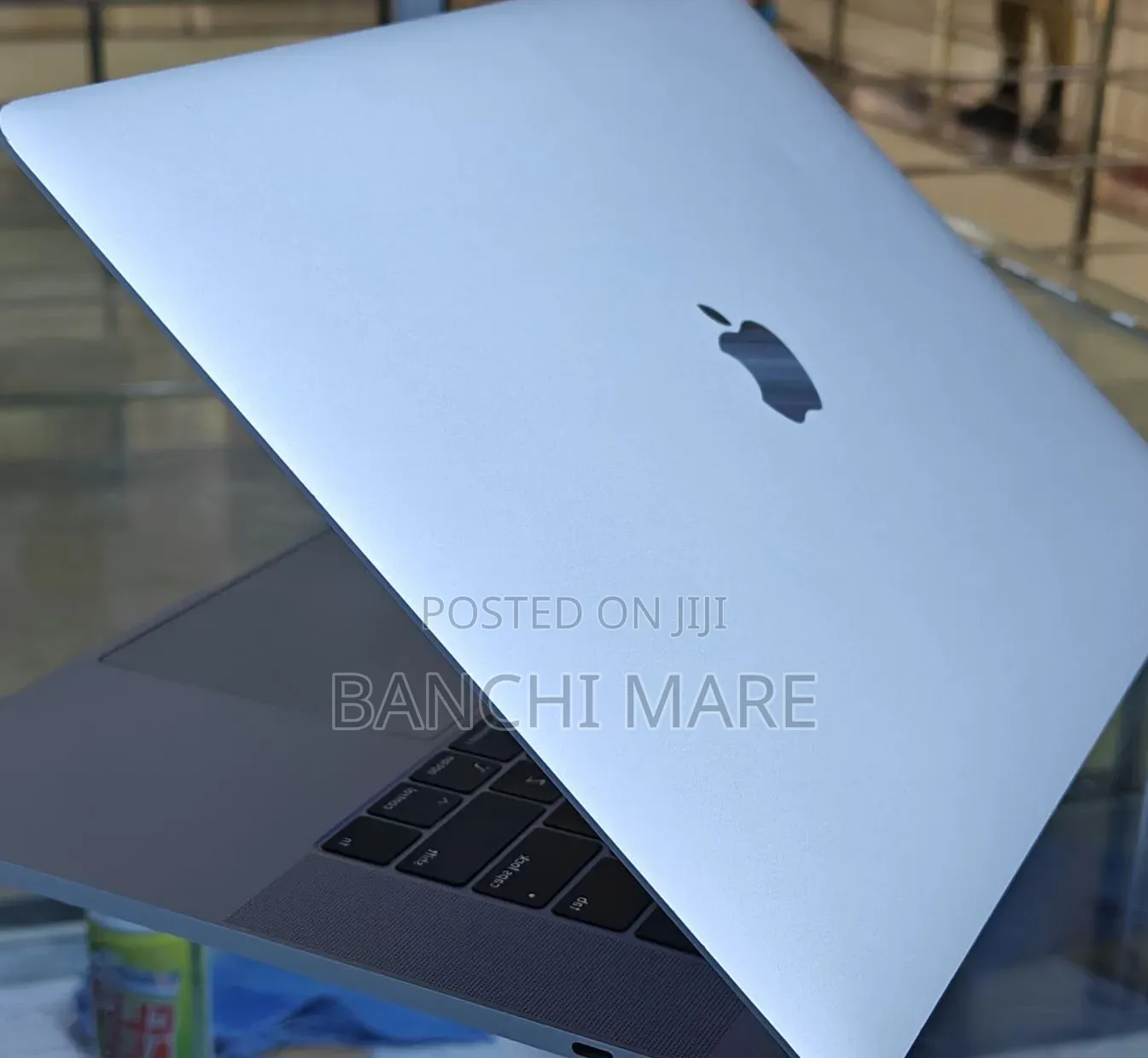 New Laptop Apple MacBook Pro 2019 16GB Intel Core i9 SSD 512GB
