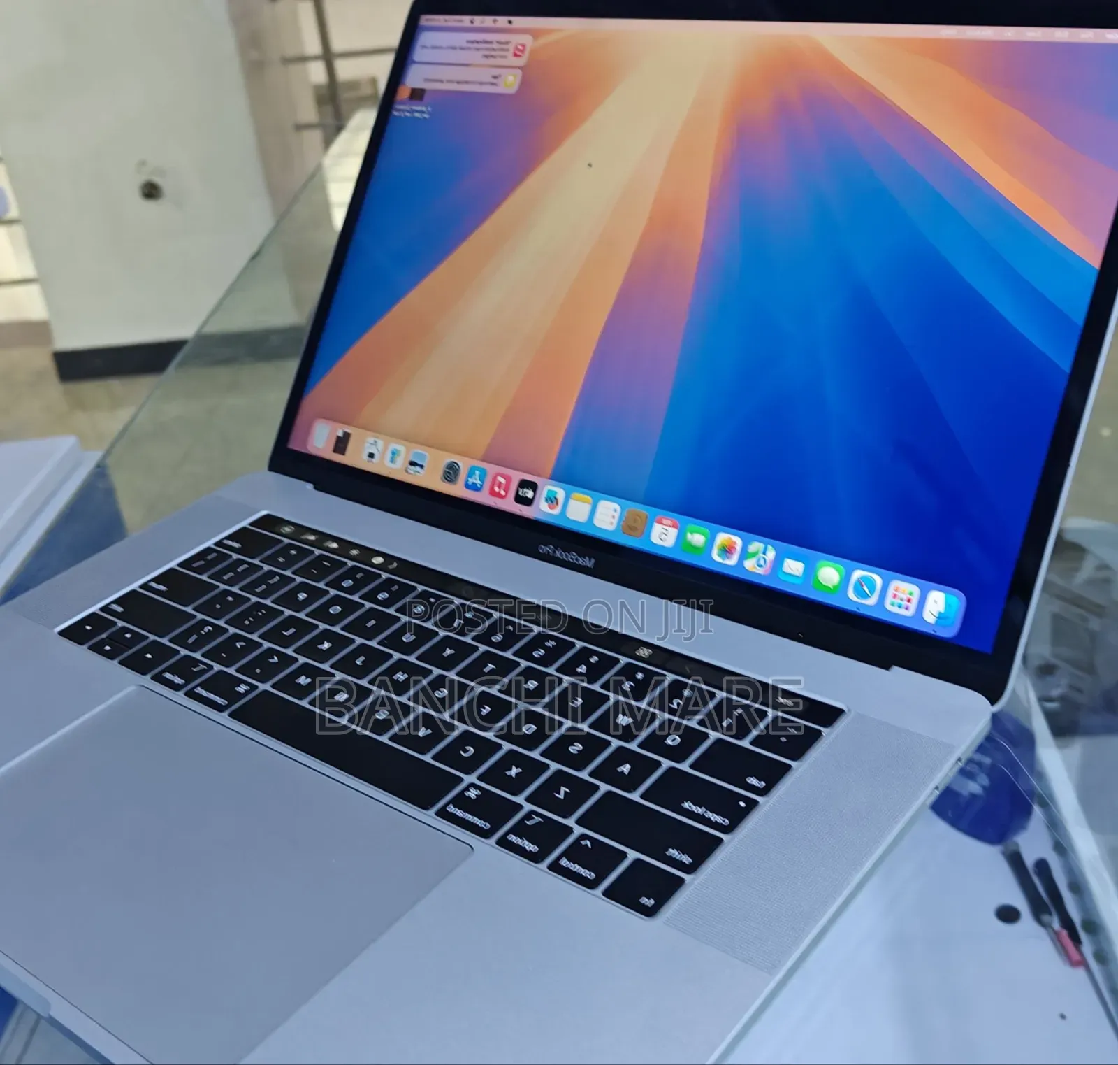 New Laptop Apple MacBook Pro 2019 16GB Intel Core i9 SSD 512GB