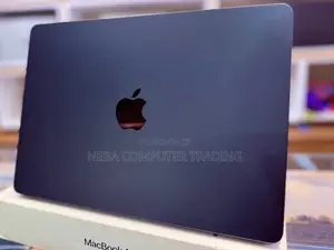 New Laptop Apple MacBook Air 2025 M4 16GB Apple M5 SSD 256GB