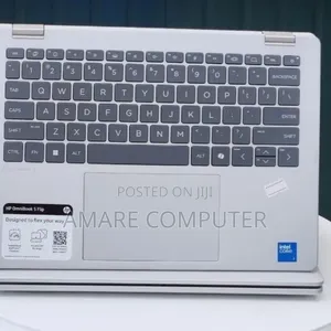 New Laptop HP OmniBook 5 Flip 16GB Intel Core 7 SSD 512GB