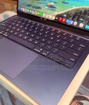 New Laptop Apple MacBook Air 2025 M4 16GB Apple M4 SSD 256GB