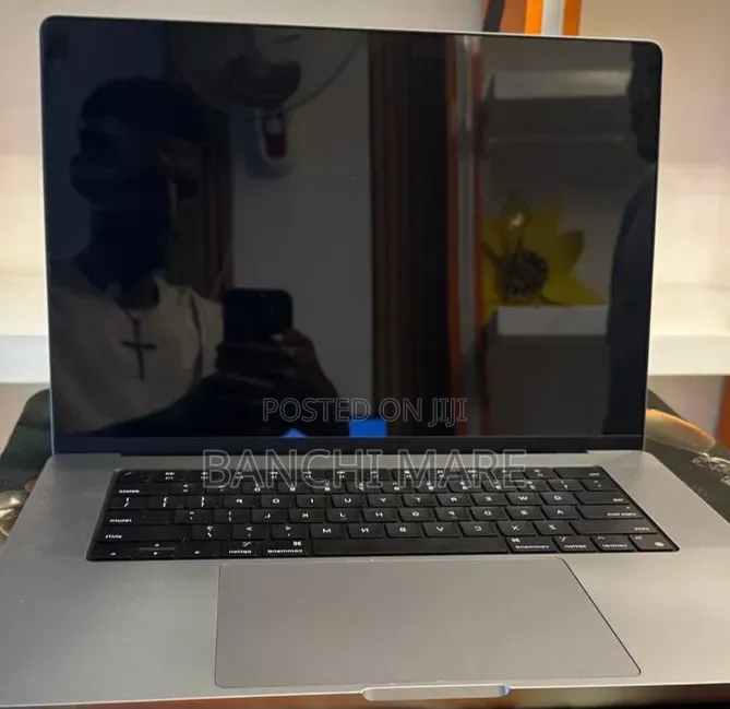 New Laptop Apple MacBook Pro 2021 M1 32GB Apple M1 SSD 512GB