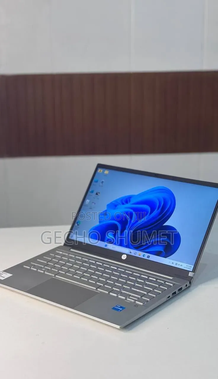 New Laptop HP EliteBook 830 G8 16GB Intel Core i5 SSD 256GB