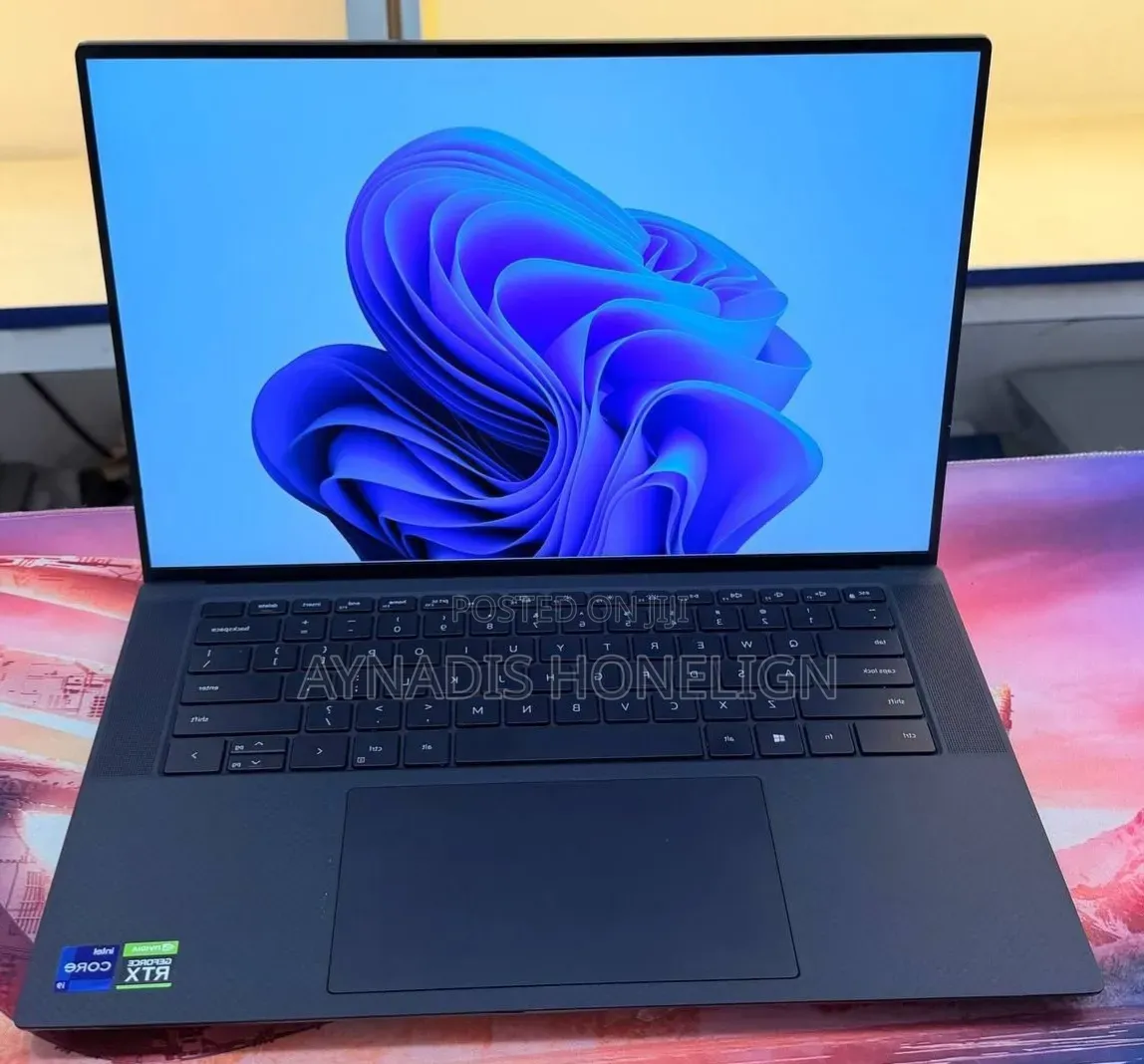 New Laptop Dell Precision 5560 16GB Intel Core i9 SSD 512GB