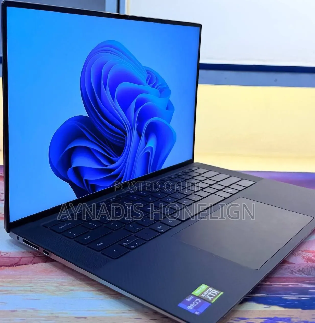 New Laptop Dell Precision 5560 16GB Intel Core i9 SSD 512GB