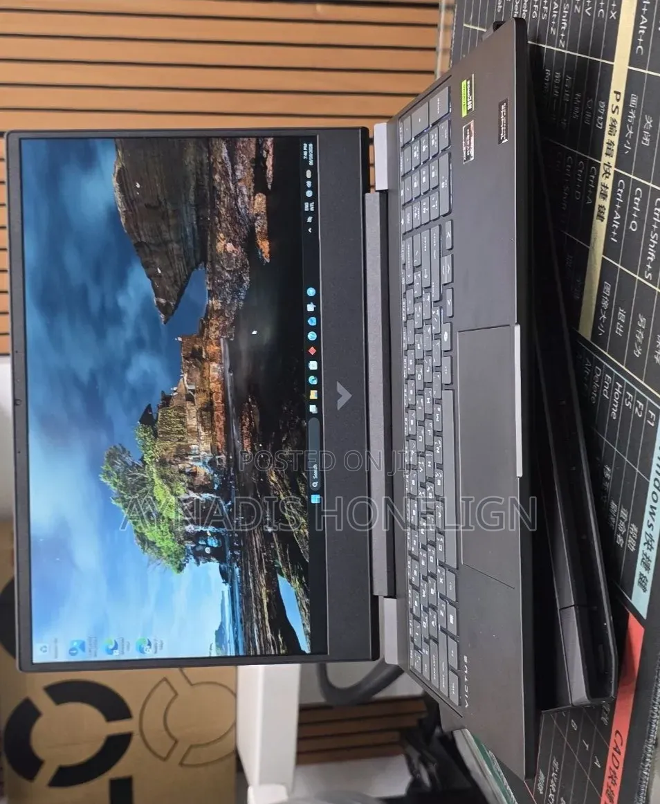 New Laptop HP Victus 16 16GB AMD Ryzen 7 SSD 512GB