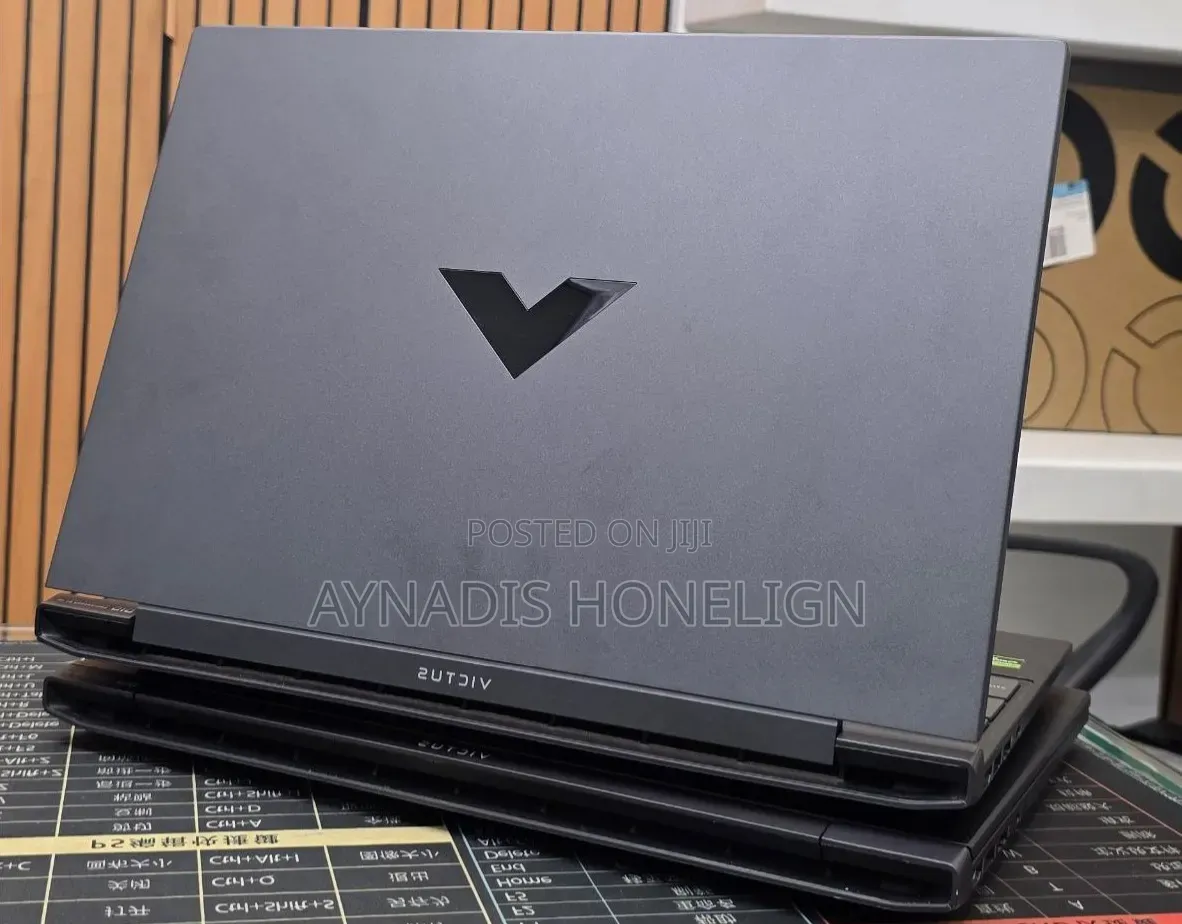 New Laptop HP Victus 16 16GB AMD Ryzen 7 SSD 512GB