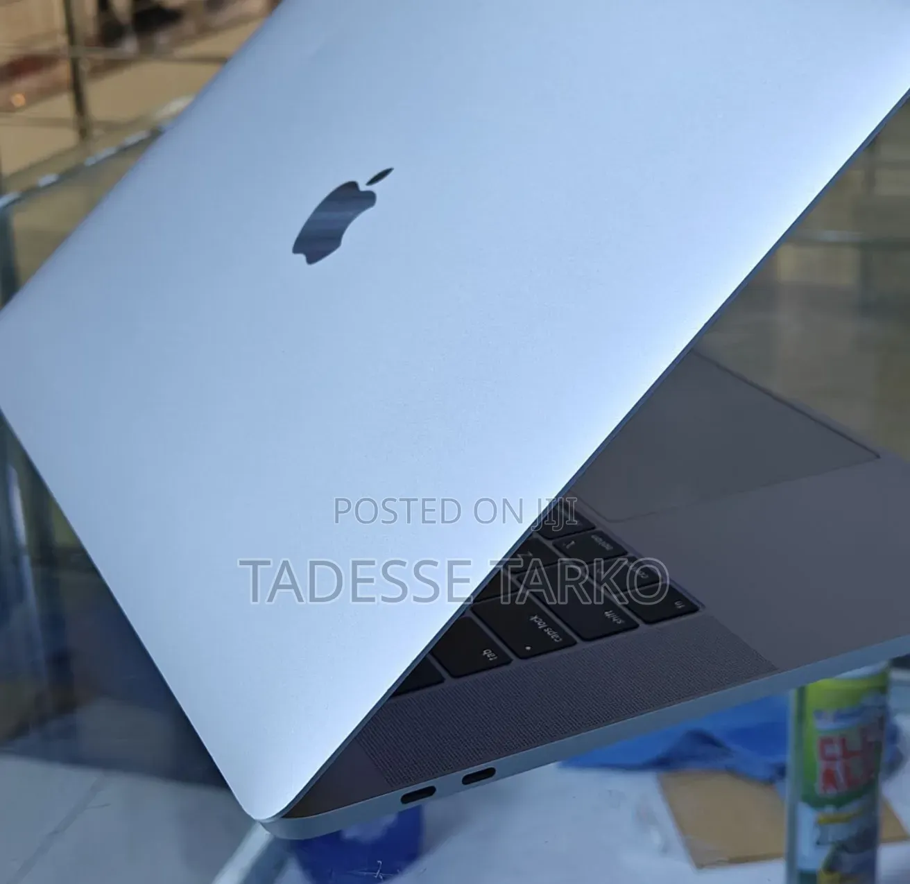 New Laptop Apple MacBook Pro 2019 16GB Intel Core i9 SSD 512GB
