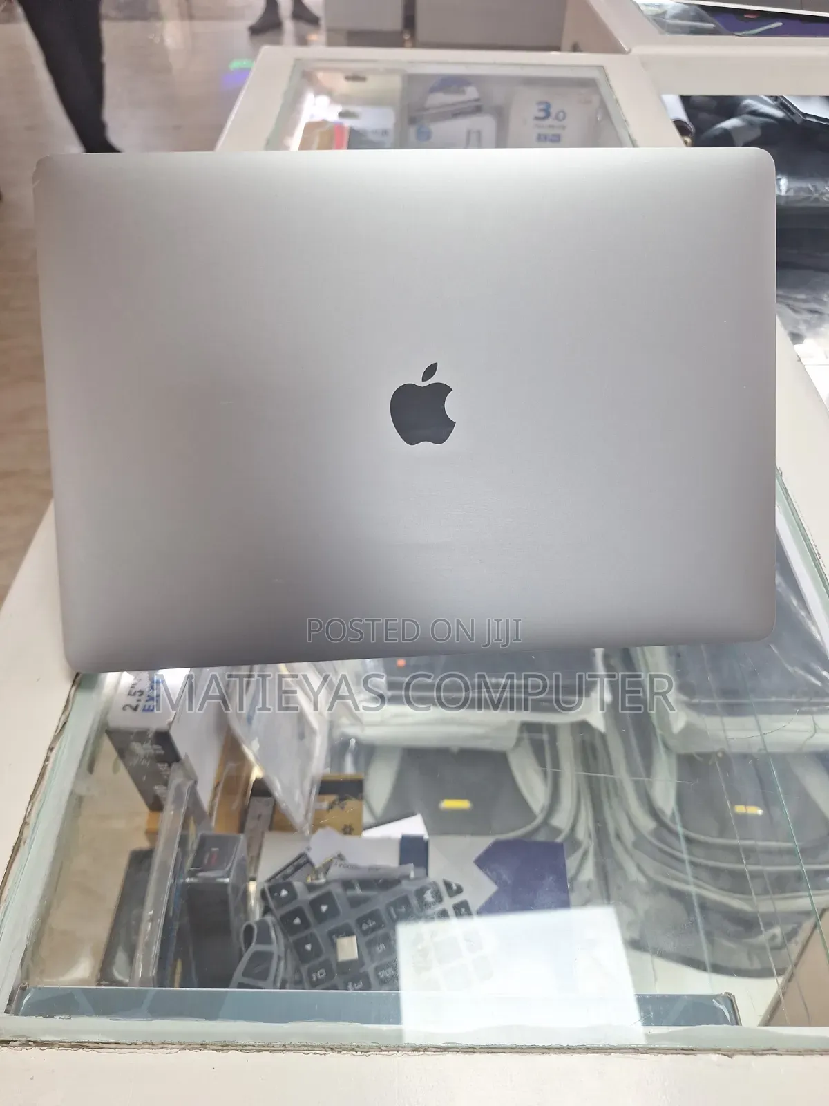 New Laptop Apple MacBook Pro 2016 16GB Intel Core i7 SSD 512GB