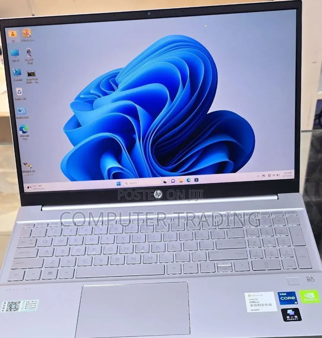 New Laptop HP Pavilion 15-cs3063cl 16GB Intel Core i5 SSD 512GB