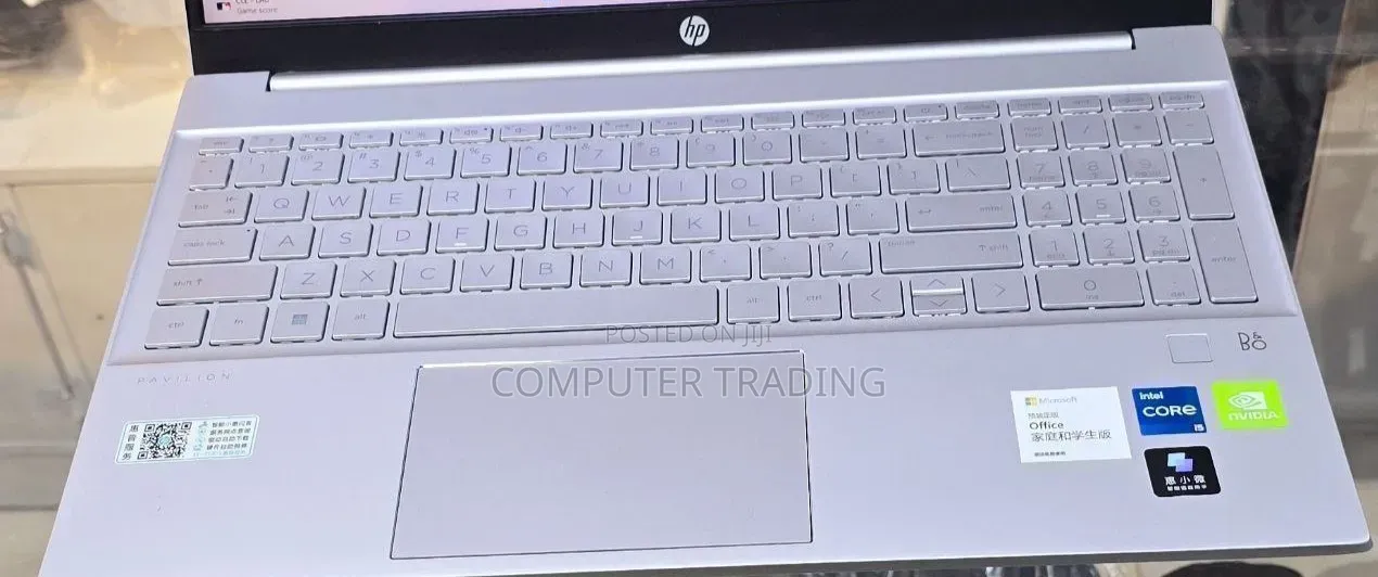 New Laptop HP Pavilion 15-cs3063cl 16GB Intel Core i5 SSD 512GB