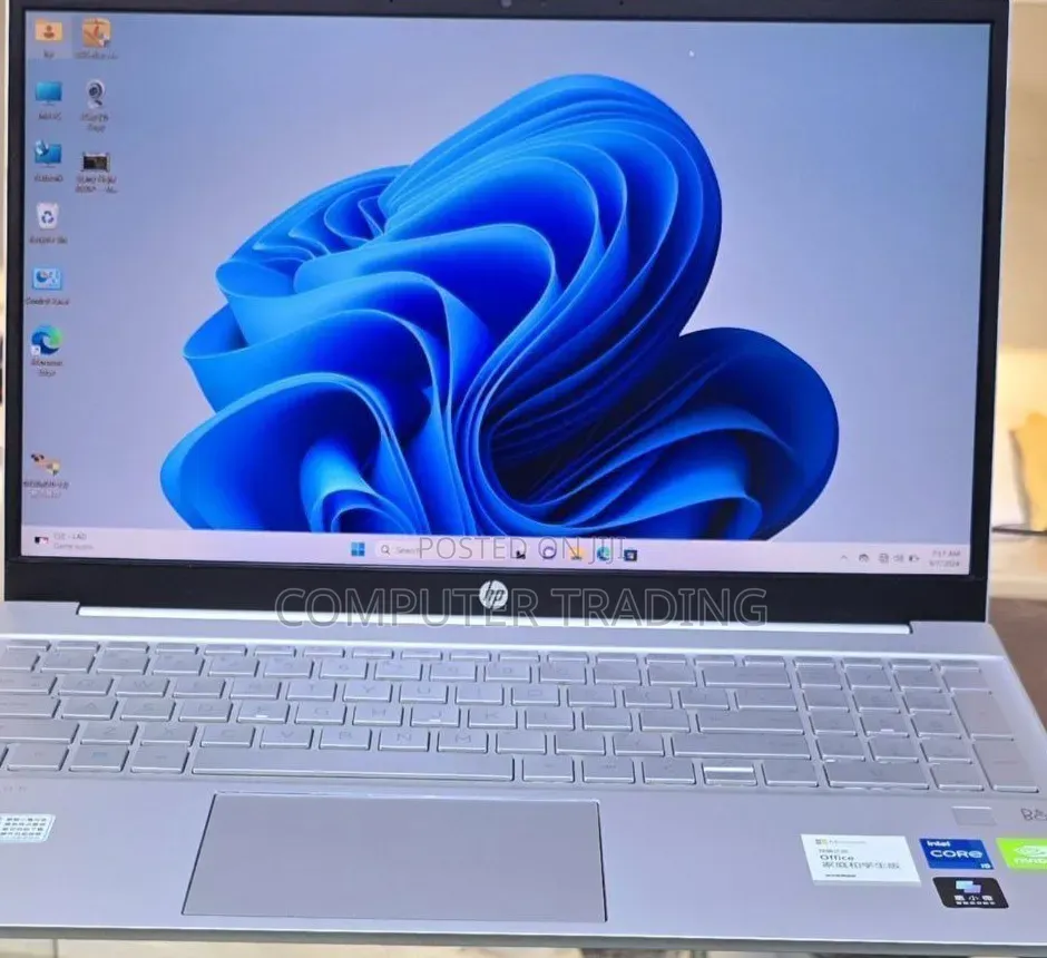 New Laptop HP Pavilion 15-cs3063cl 16GB Intel Core i5 SSD 512GB