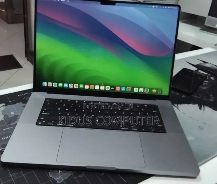 New Laptop Apple MacBook Pro 2021 M1 Max 32GB Apple M1 SSD 1T