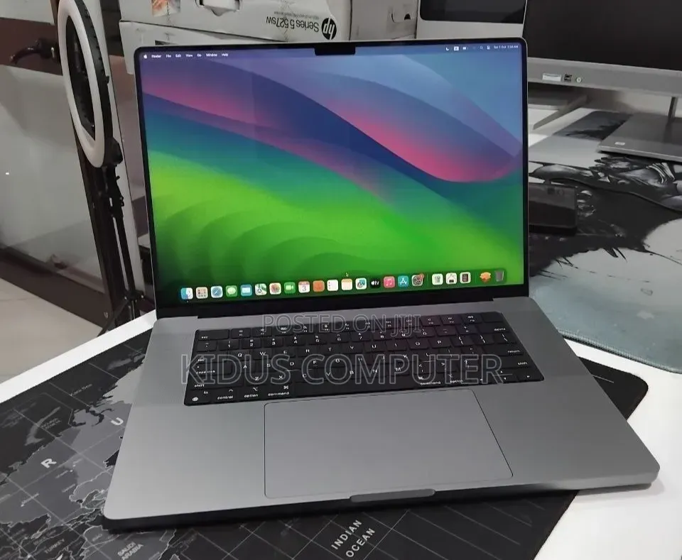 New Laptop Apple MacBook Pro 2021 M1 Max 32GB Apple M1 SSD 1T