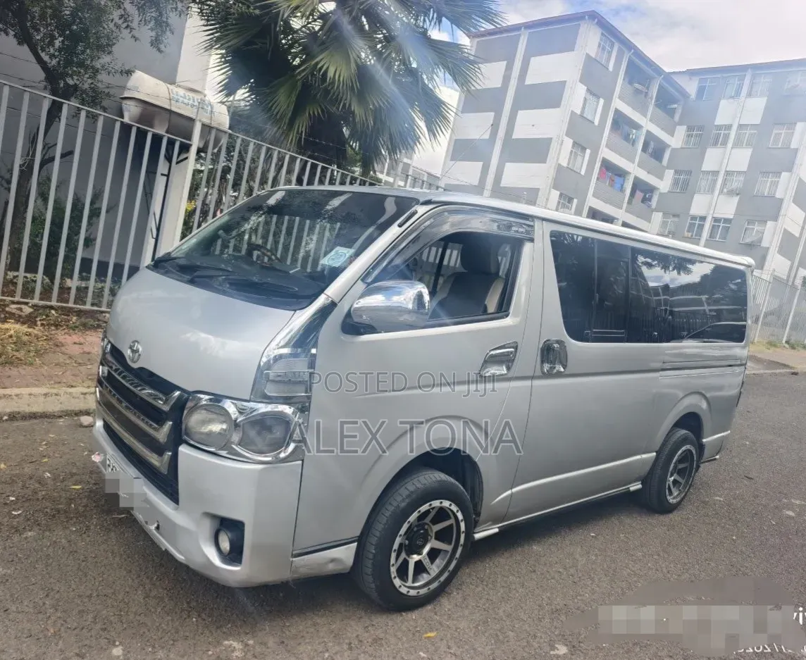 Toyota HiAce 2007 Silver