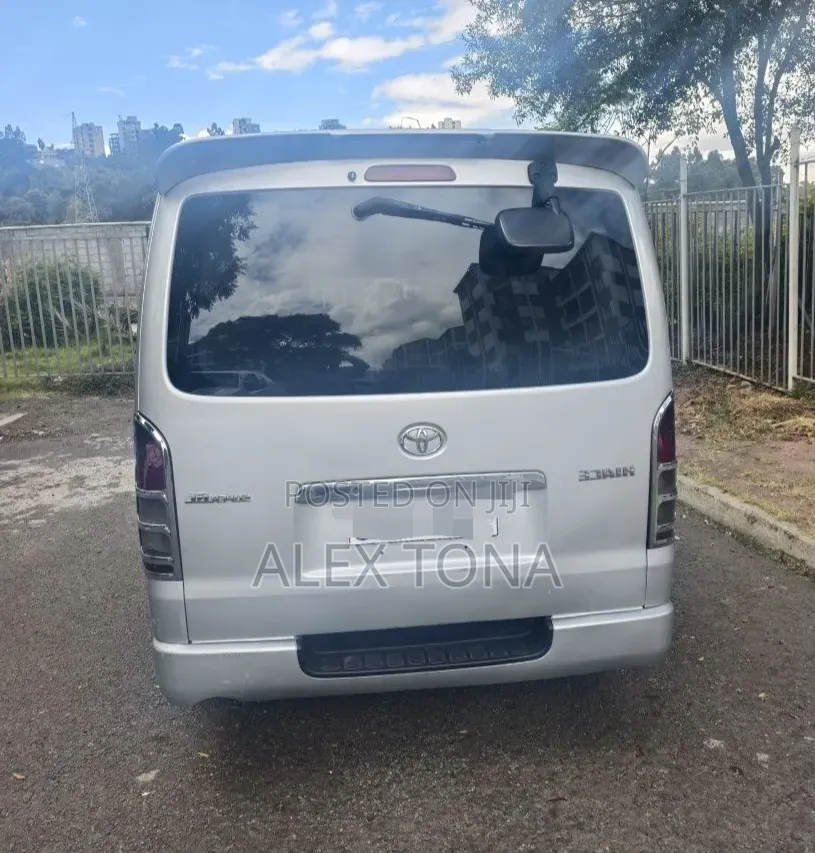 Toyota HiAce 2007 Silver