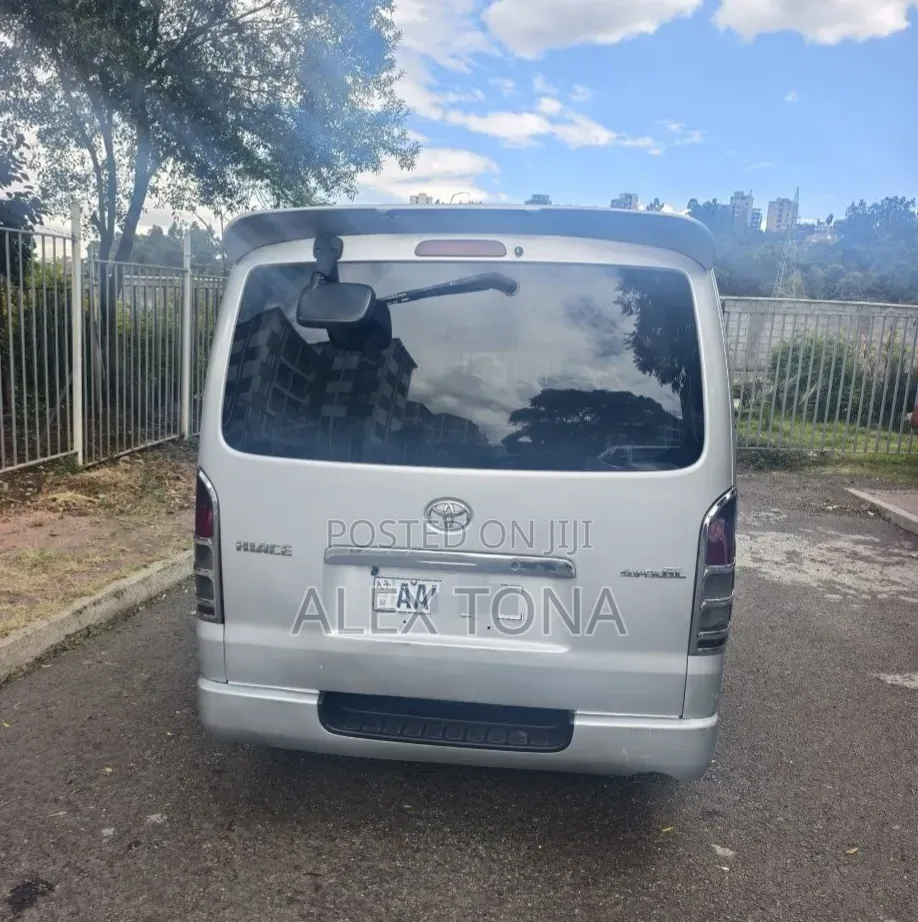 Toyota HiAce 2007 Silver