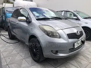 Toyota Yaris 1.0 VVT-i 2007 Silver