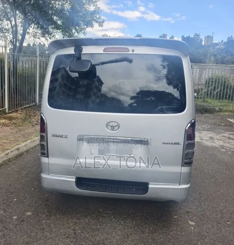 Toyota HiAce 2007 Silver