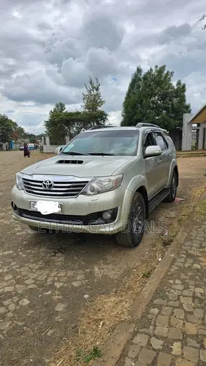 Toyota Fortuner 2013 Silver