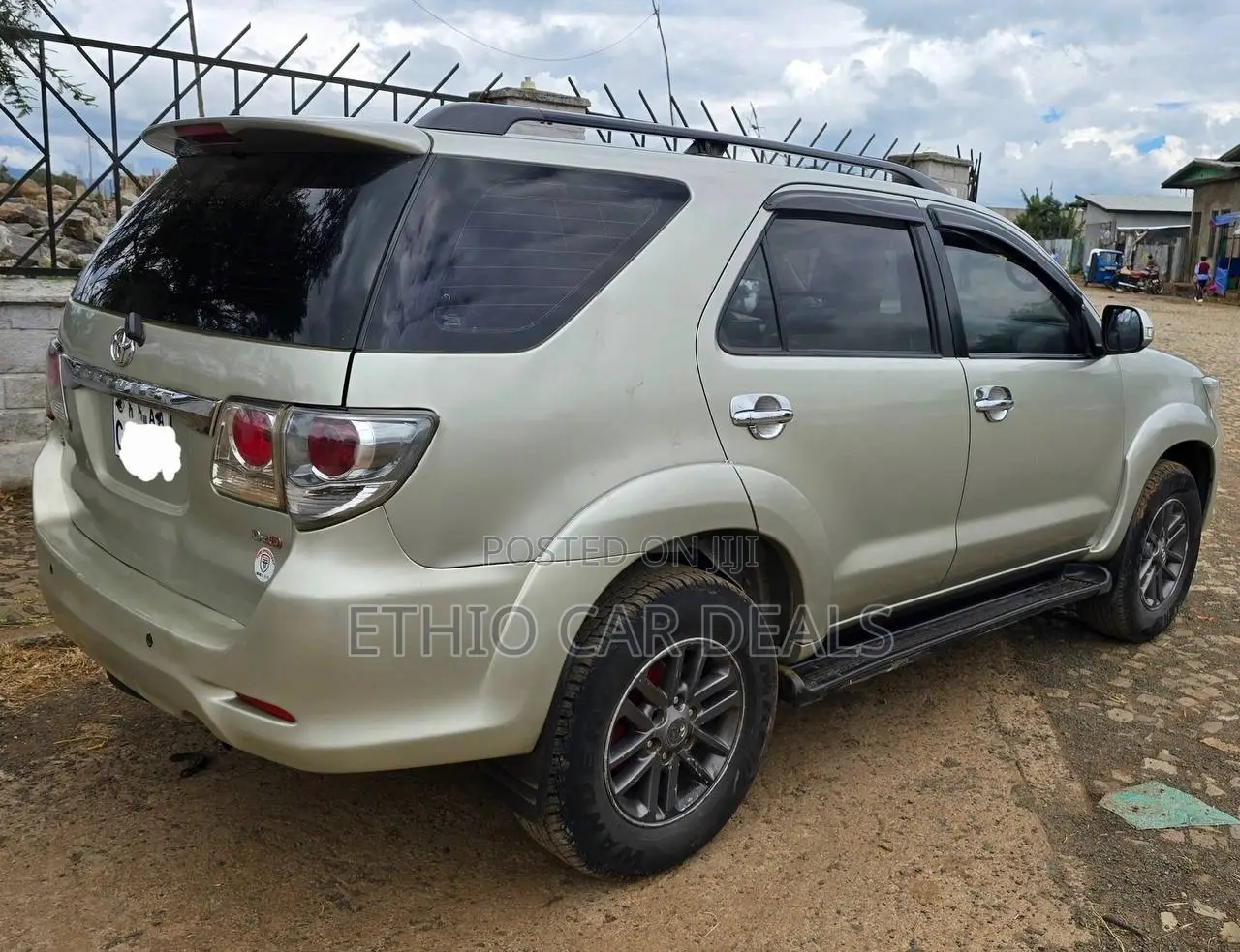 Toyota Fortuner 2013 Silver