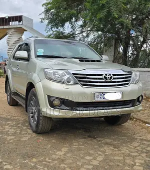 Toyota Fortuner 2013 Silver