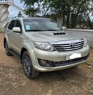 Toyota Fortuner 2013 Silver