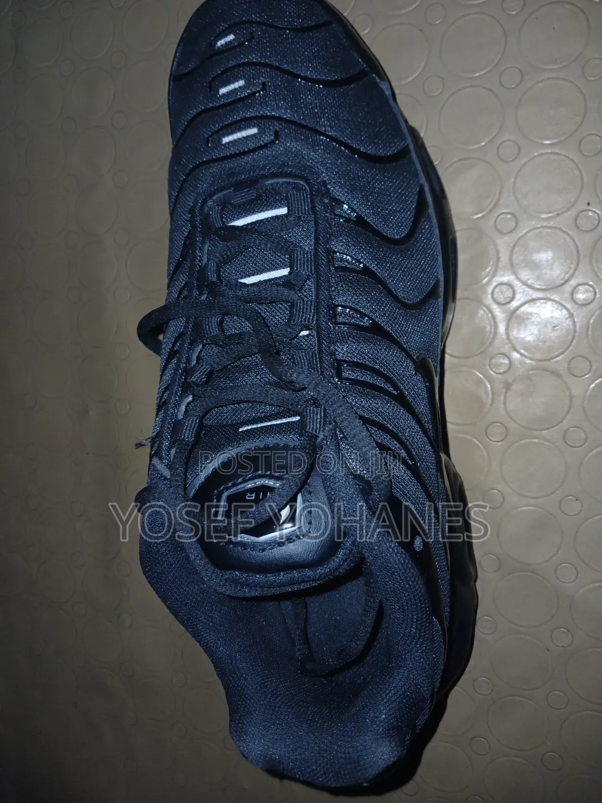 Sneaker and Brand Shoes